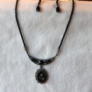 2028 vintage style necklace and earrings